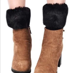 🎁🔥Black faux fur boot cuff w/ sweater cut off